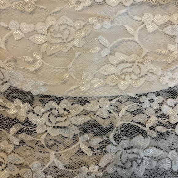 SHEIN Cream Lace Crop Top - Picture 3 of 3